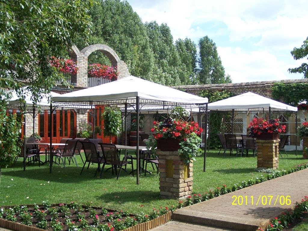 Bed and Breakfast Bajor Panzio Kecskemét Exterior foto